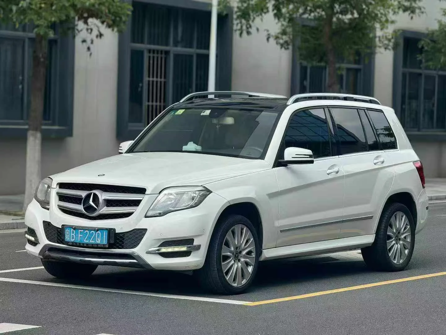 奔驰 GLK 300 — 图片 1