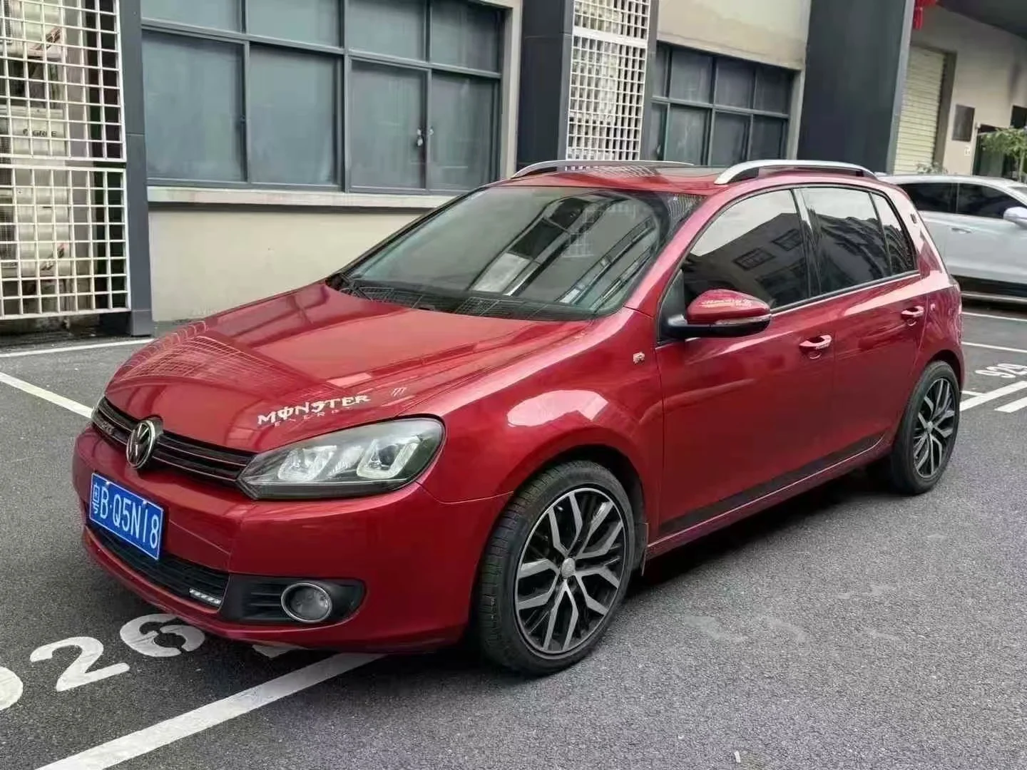 Volkswagen Golf — 图片 1