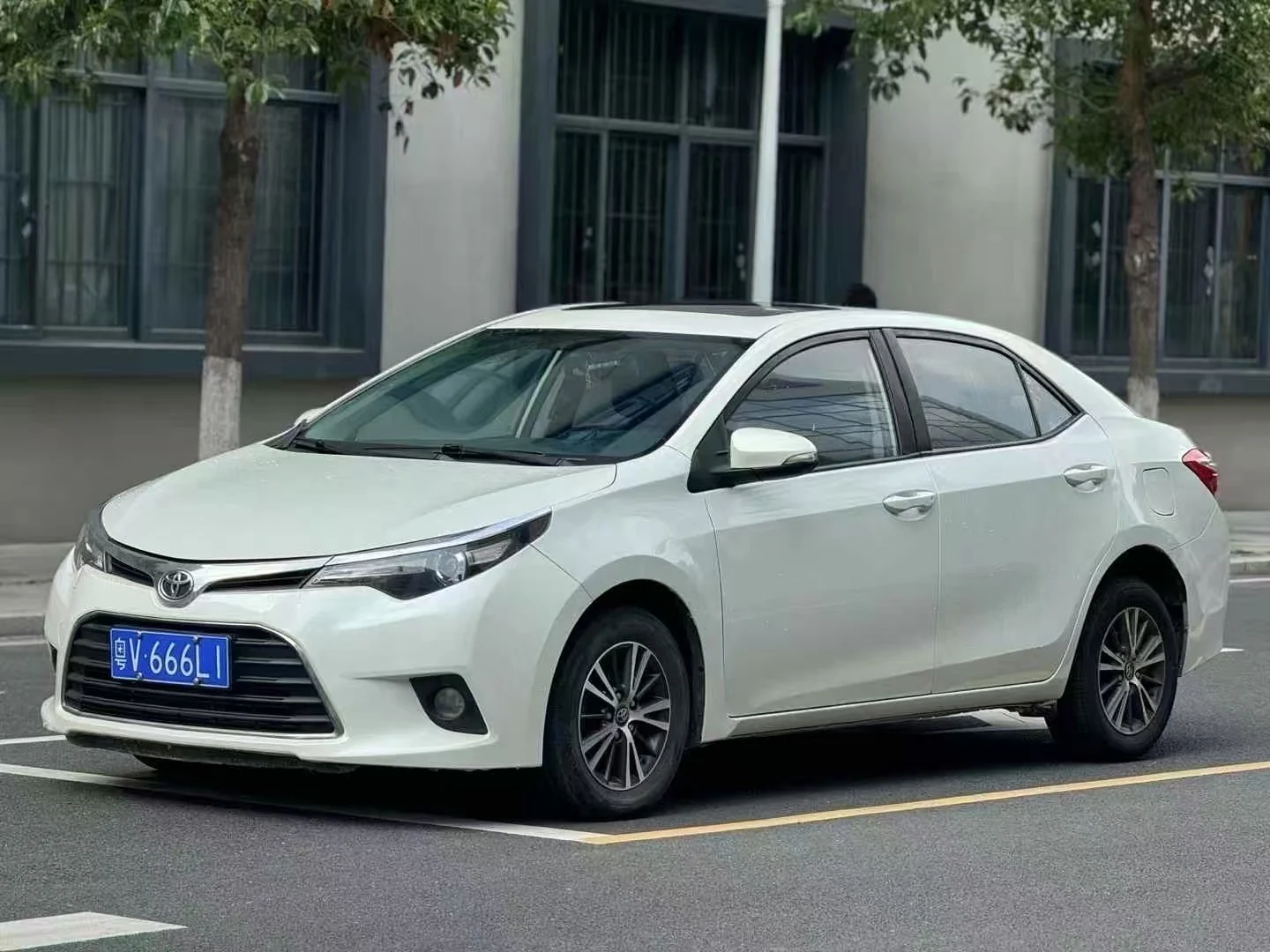 丰田 雷凌 — 图片 1