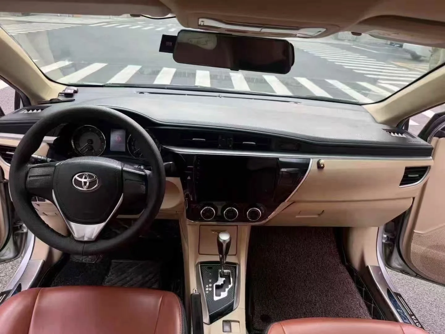 Toyota Corolla — Image 9