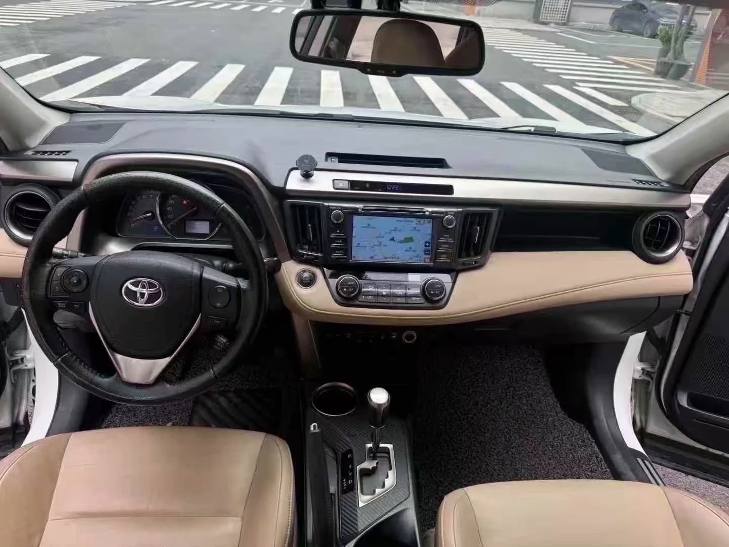 丰田 RAV4 — 图片 9