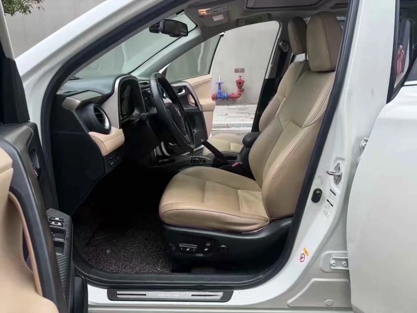 丰田 RAV4 — 图片 7