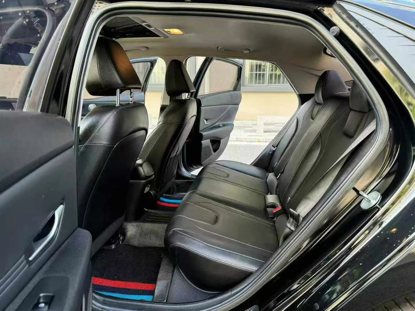 Hyundai Elantra — Imagen 8